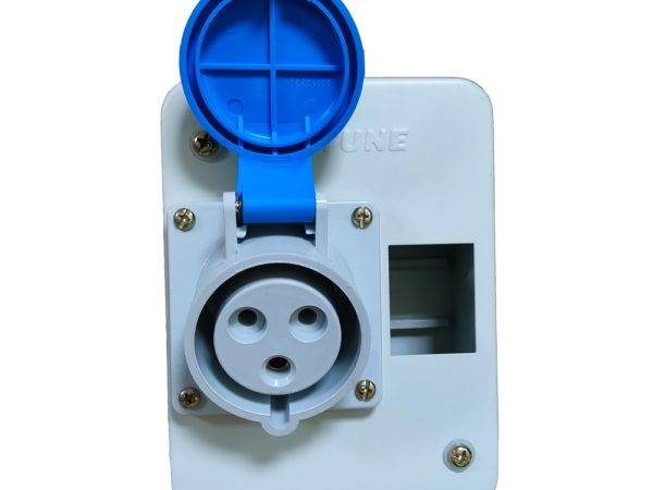 32A 3-Pin Socket Outlet